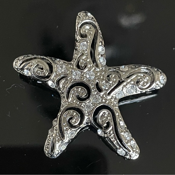 Vintage Star Fish Brooch Silver Tone Enamel & Clear Rhinestone Crystals - Picture 3 of 6